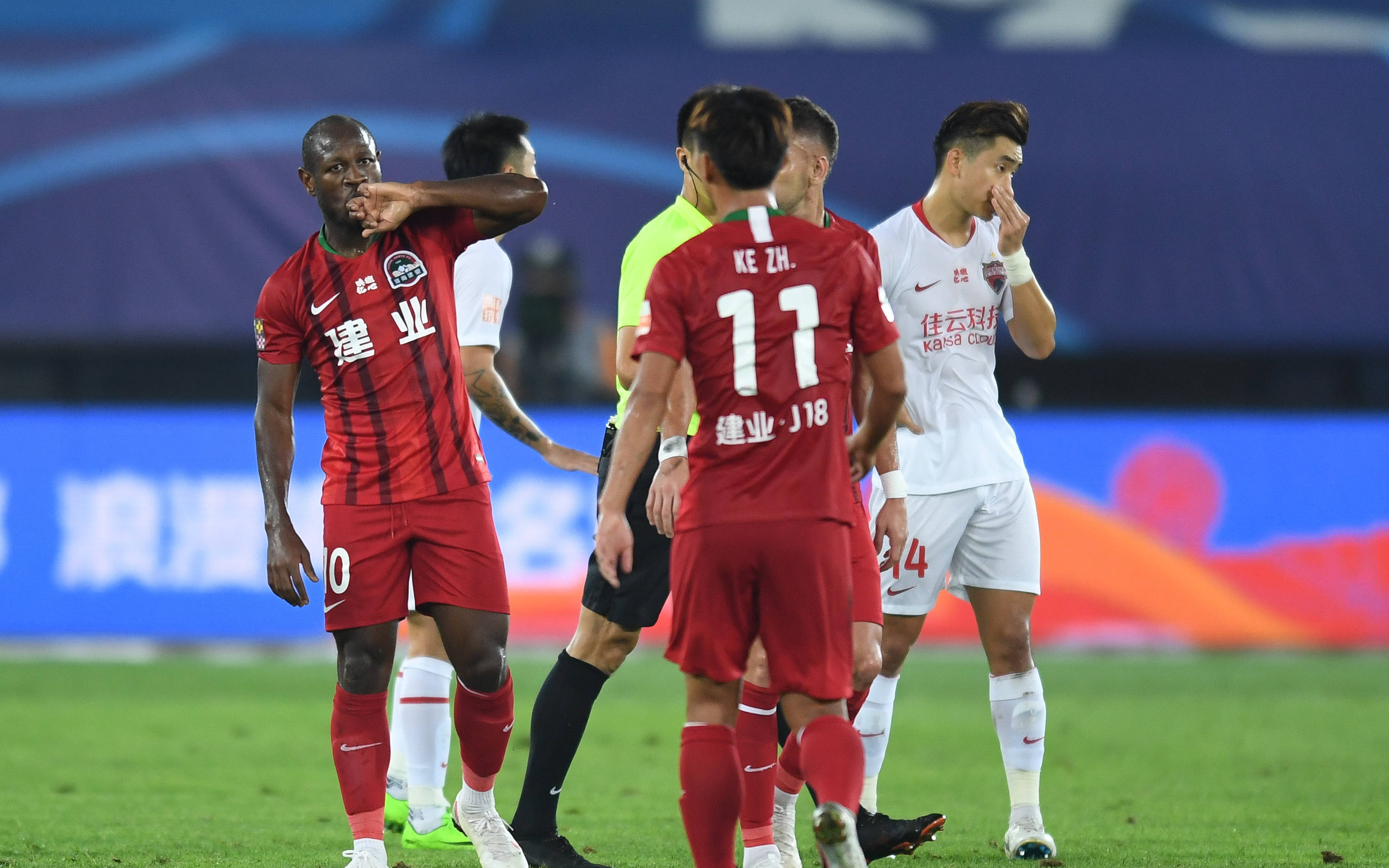 风云突变西汉姆加时末段单刀错失今晨斯图加特备战CBA季后赛,多特蒙德今夜门线救险瞬间刷屏的简单介绍 风云突变西汉姆加时末段单刀错失今晨斯图加特备战CBA季后赛,多特蒙德今夜门线救险瞬间刷屏的简单介绍