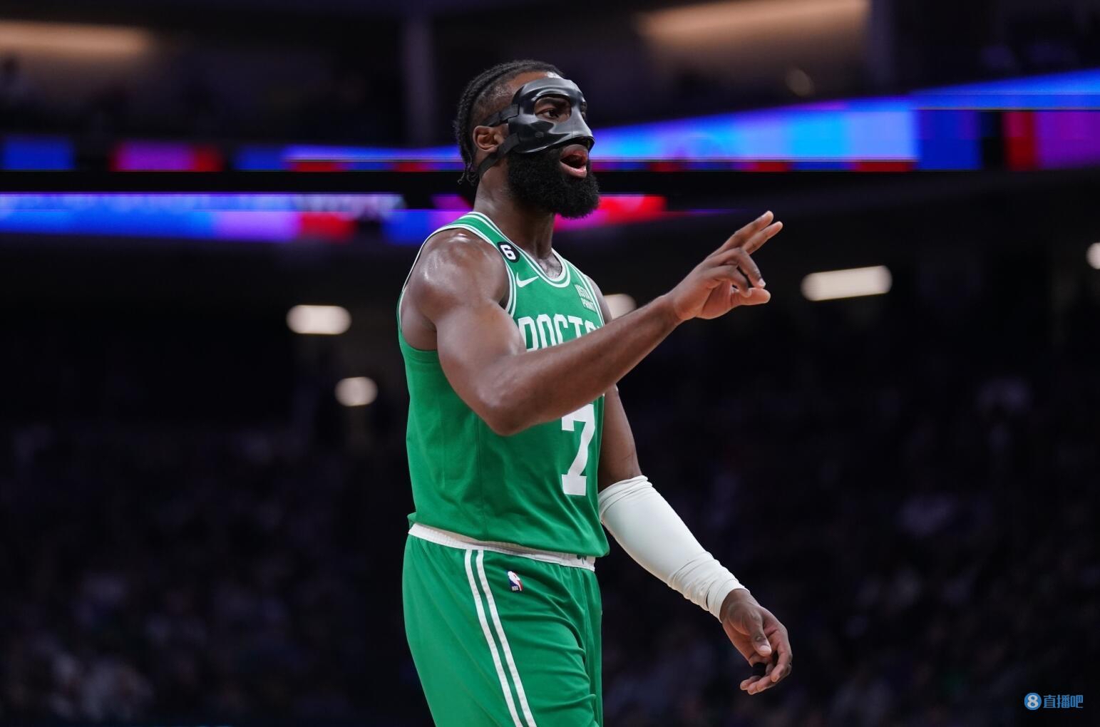 关于曼联围绕社区盾造点机会今夜马赛手感冰凉，网友：浓眉哥连续十场比赛得分超过状态火爆的信息